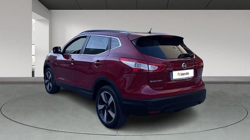 Usado Nissan Qashqai N-Connecta 110 CV (80 kW) 2016 Rojo SUV