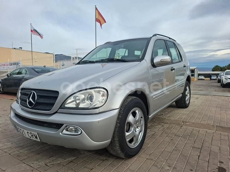 Gris / plata Usado 2004 Mercedes ML270 SUV | 5499 € (Buen precio) - Imagen 1/4