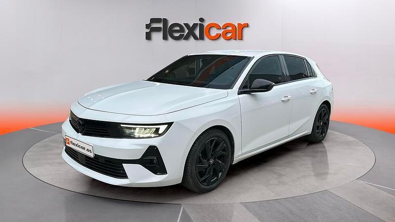 Begagnad Opel Astra Edition 131 HK (96 kW) 2023 Vit Sedan