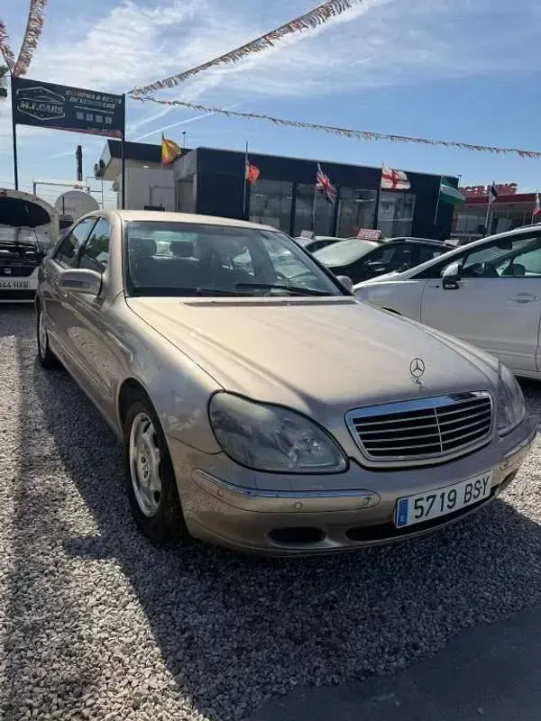 Usado Mercedes S320 197 CV (144 kW) 2000 Beige Berlina