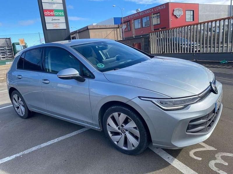 Usado VW Golf VIII 116 CV (85 kW) 2025 Gris Utilitario