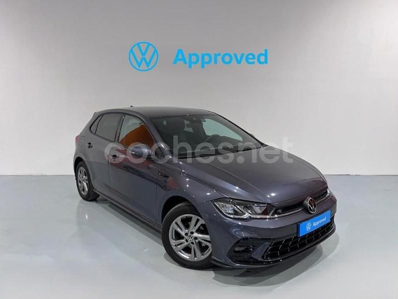 Gris / plata Usado 2024 VW Polo R-line Berlina | 21.900 € (Precio justo) - Imagen 1/4
