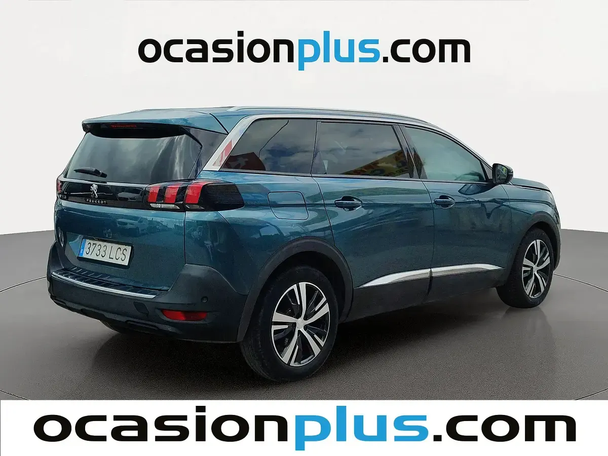 Usado Peugeot 5008 Allure 131 HP (96 kW) 2019 Verde SUV