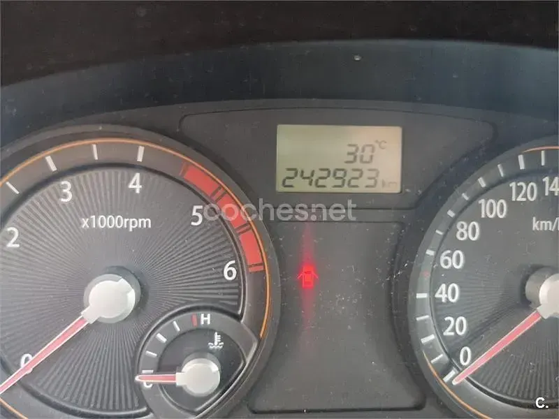 Usado Kia Rio EX 110 CV (80 kW) 2007 Rojo Berlina