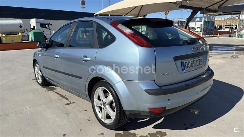 Usado Ford Focus Sport 136 CV (100 kW) 2006 Azul Berlina
