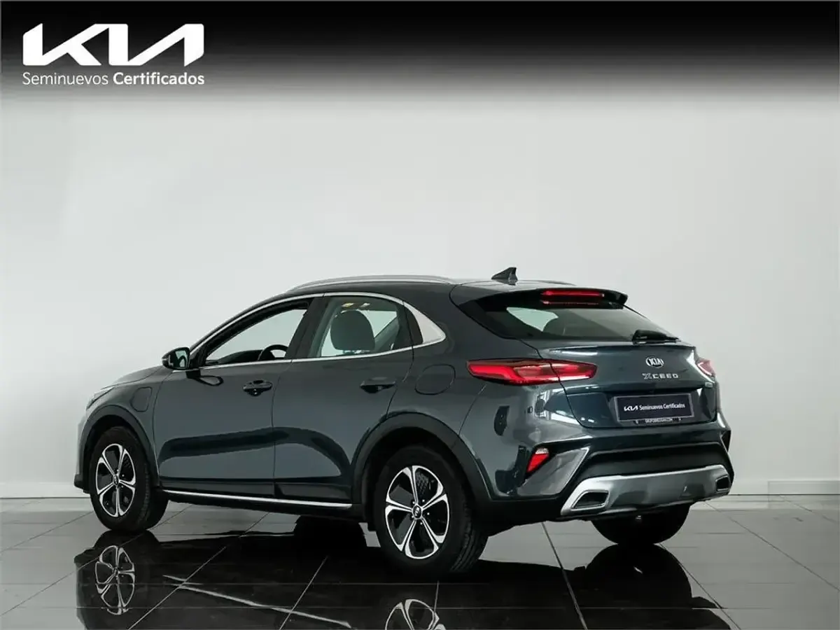 Usado Kia XCeed 141 CV (103 kW) 2021 Gris SUV