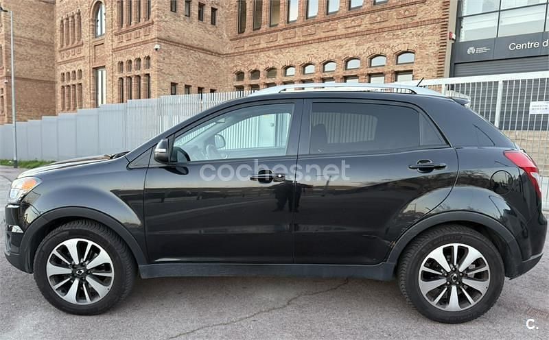 Usado Ssangyong (KGM) Korando Premium Plus 175 CV (128 kW) 2014 Negro SUV