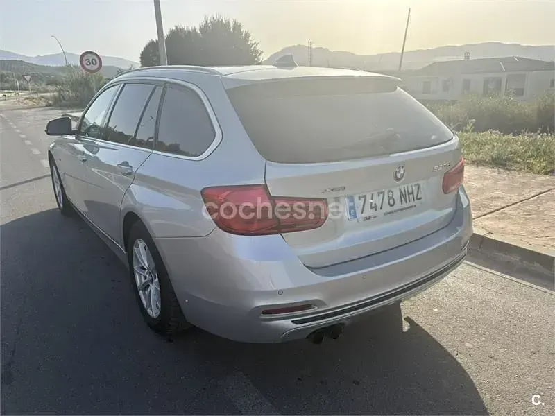 Usado BMW 320 Sport Line 190 CV (139 kW) 2017 Gris / plata Familiar