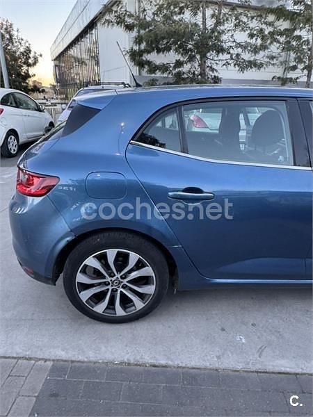 Usado Renault Mégane IV Zen 110 CV (80 kW) 2017 Azul Berlina
