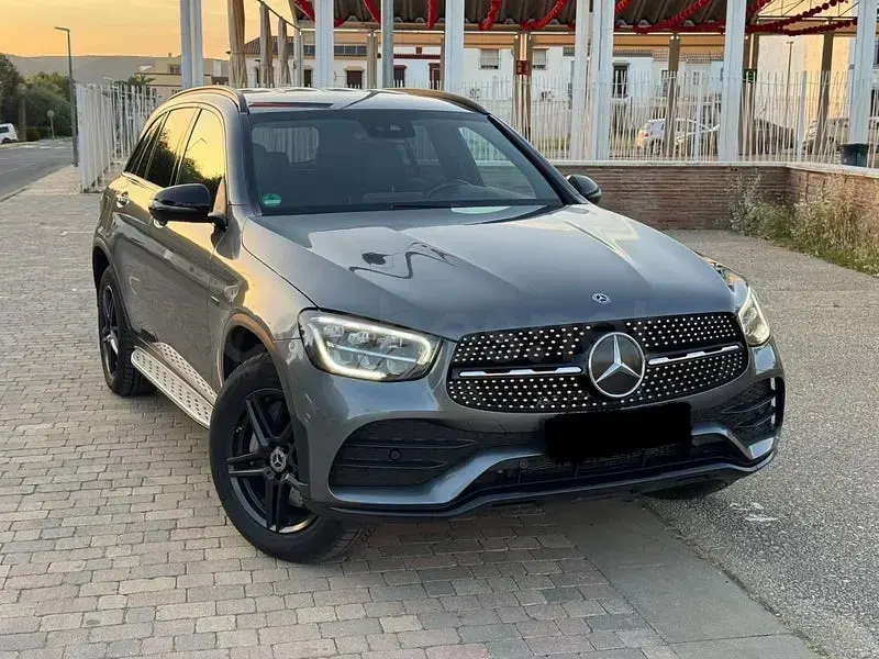 Usado Mercedes GLC300e 306 CV (225 kW) 2020 Gris / plata SUV