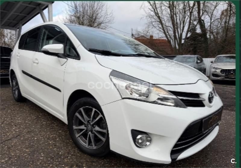 Usado Toyota Verso Active 126 CV (92 kW) 2013 Blanco Monovolumen