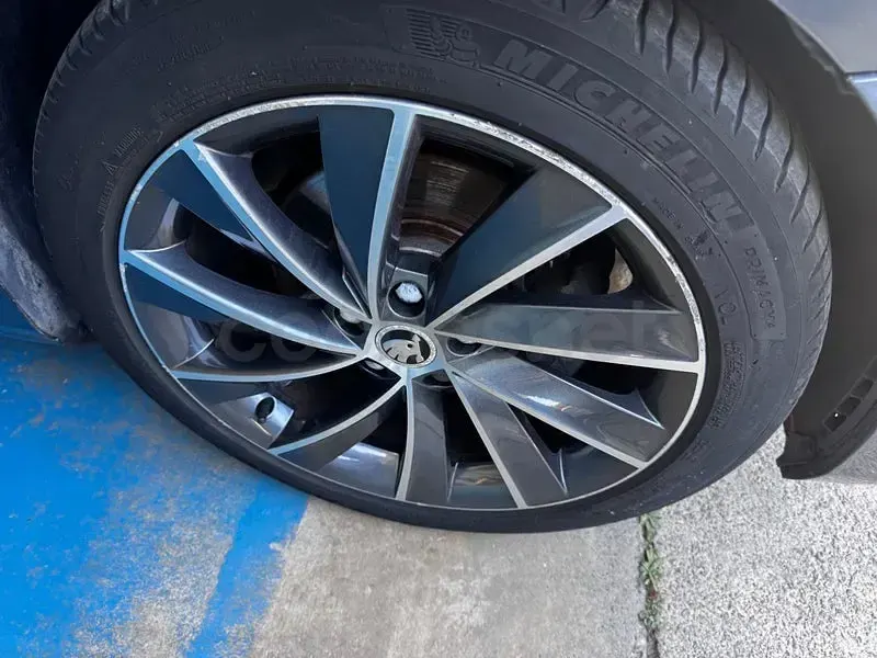 Usado Skoda Superb 150 CV (110 kW) 2016 Gris / plata Berlina