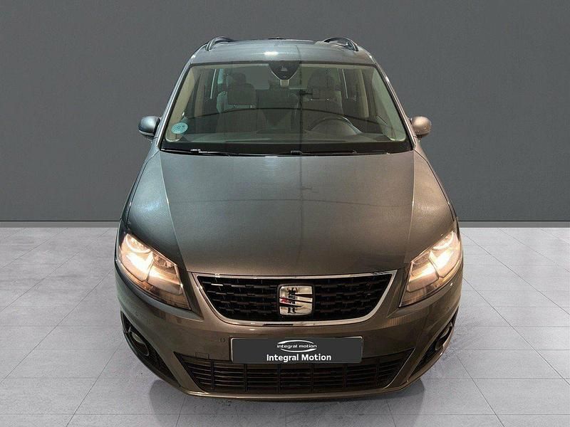 Usado Seat Alhambra Style 149 CV (109 kW) 2022 Gris Monovolumen