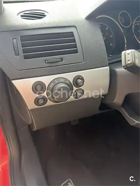 Usado Opel Astra GTC 110 CV (80 kW) 2010 Rojo Berlina
