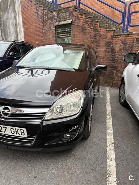 Negro Usado 2008 Opel Astra Cosmo Berlina | 3900 € (Precio justo) - Imagen 1/4