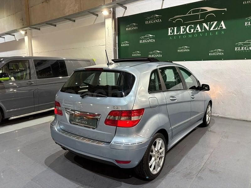Usado Mercedes B180 Sport Edition 109 CV (80 kW) 2011 Azul Monovolumen