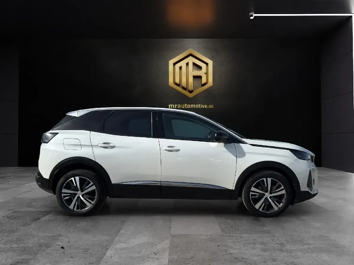 Usado Peugeot 3008 Allure 130 CV (95 kW) 2022 Blanco SUV