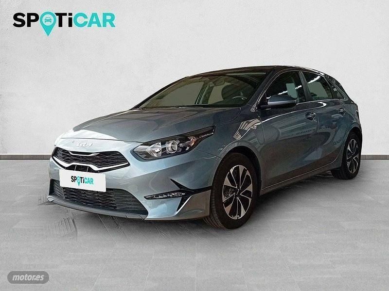 Gris Usado 2024 Kia Ceed Berlina | 18.900 € (Precio justo) - Imagen 1/4