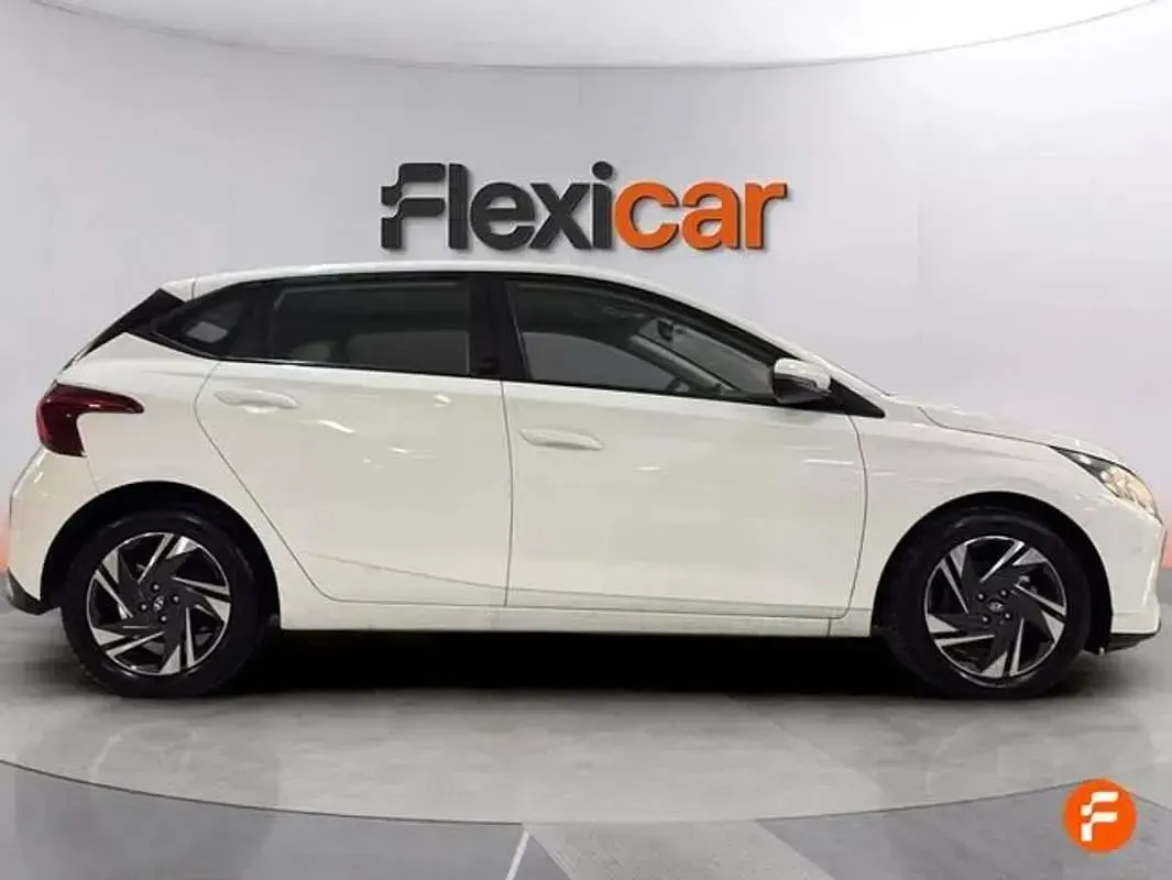 Usado Hyundai i20 101 CV (74 kW) 2021 Blanco Utilitario