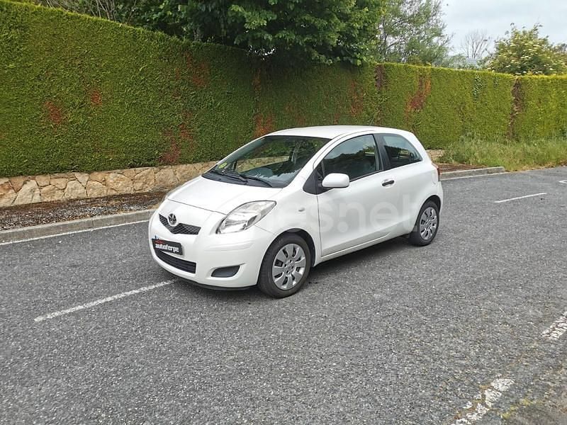 Blanco Usado 2009 Toyota Yaris Live Berlina | 6800 € (Precio justo) - Imagen 1/4