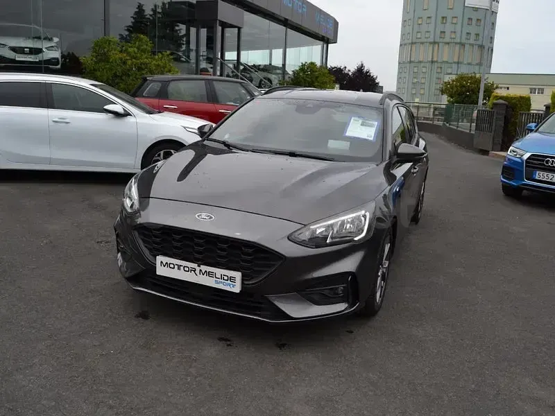 Usado Ford Focus ST-Line 125 CV (91 kW) 2019 Gris / plata Familiar