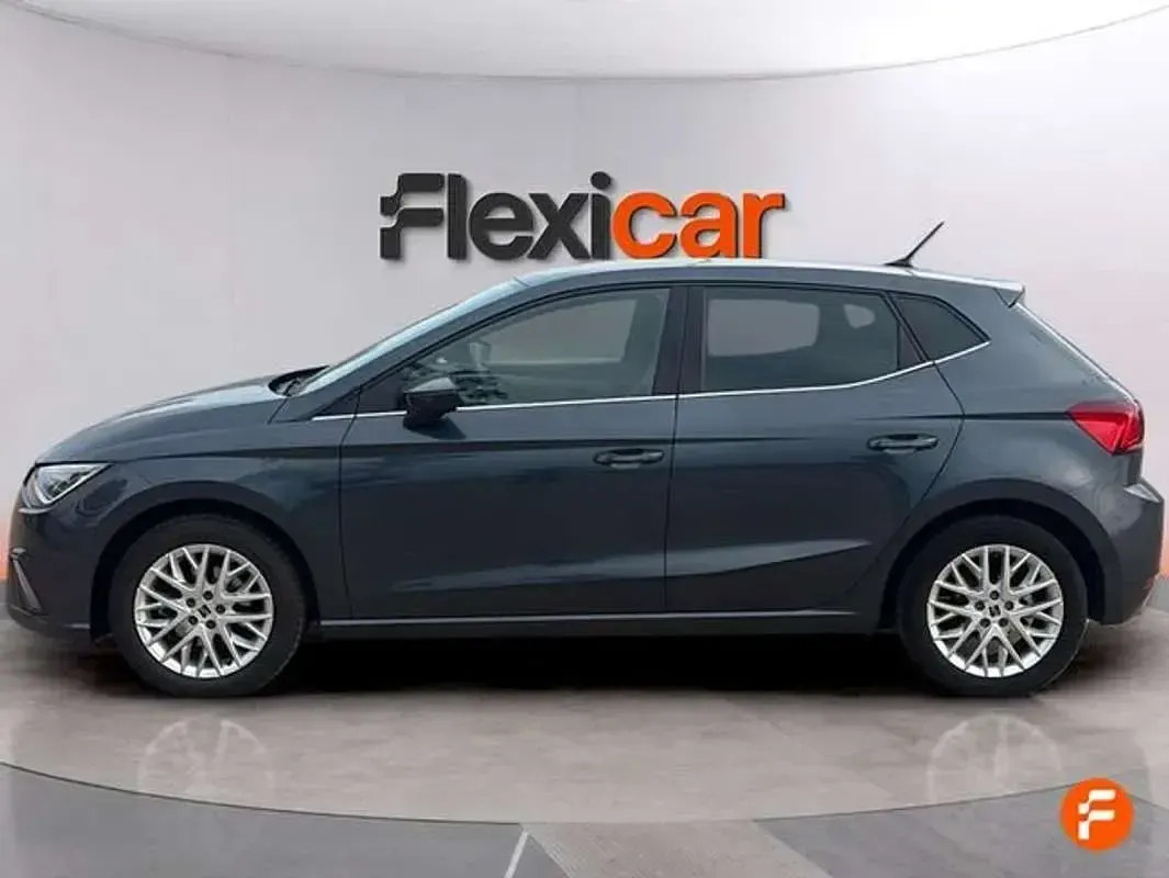 Usado Seat Ibiza XCELLENCE 116 CV (85 kW) 2024 Gris Utilitario