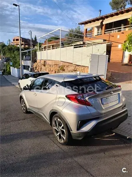 Begagnad Toyota C-HR Advance 122 HK (89 kW) 2019 Grå SUV