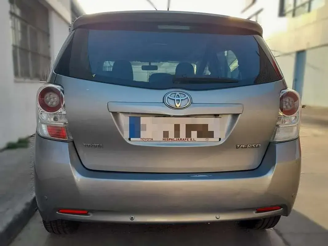 Usado Toyota Verso Active 126 CV (92 kW) 2012 Gris Monovolumen