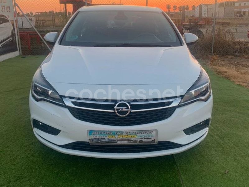Usado Opel Astra Business 110 CV (80 kW) 2017 Blanco Berlina