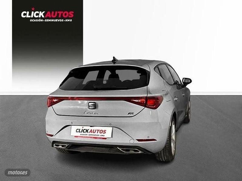Usado Seat Leon FR 130 CV (95 kW) 2023 Plateado Berlina