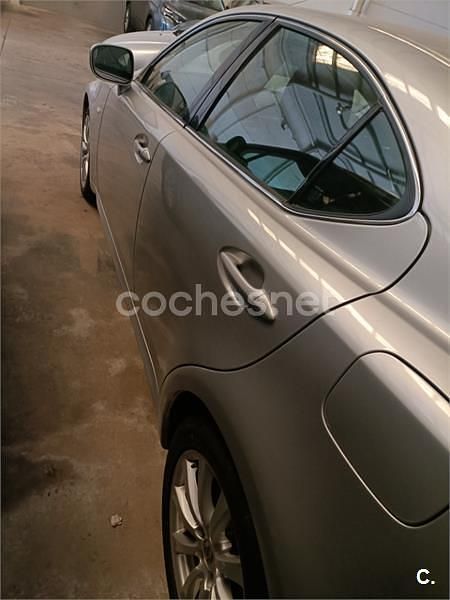 Usado Lexus IS220d Sport Line 177 CV (130 kW) 2008 Gris / plata Berlina