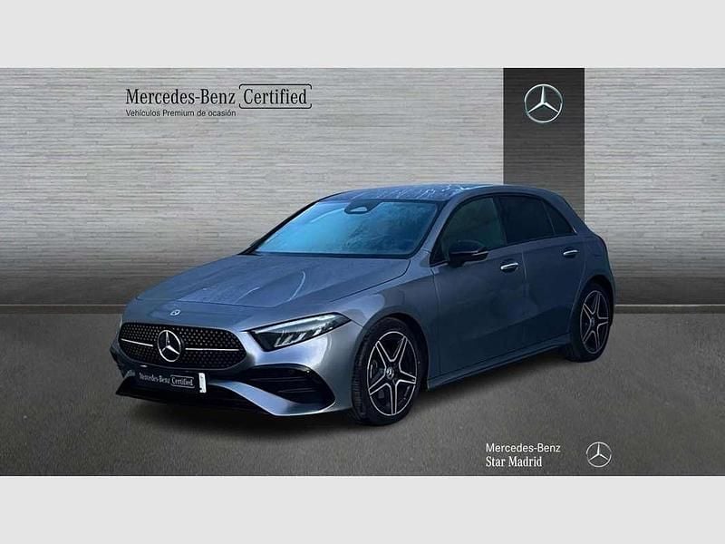 Usado Mercedes A180 109 CV (80 kW) 2025 Gris Utilitario