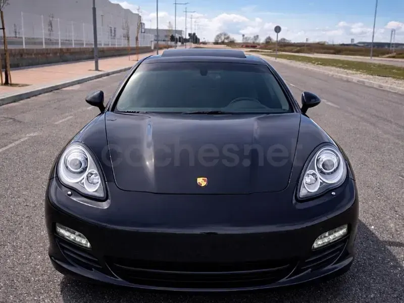 Begagnad Porsche Panamera 299 HK (219 kW) 2011 Svart Halvkombi