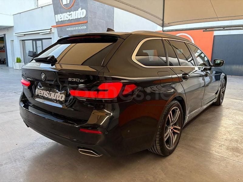 Usado BMW 530e 292 CV (214 kW) 2021 Negro Familiar
