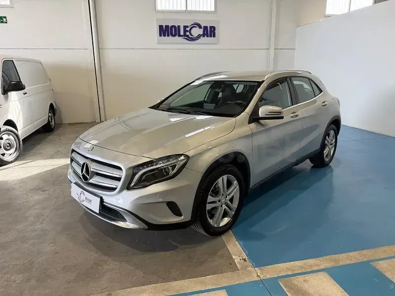 Usado Mercedes GLA220 AMG Edition 1 170 CV (125 kW) 2015 Gris / plata SUV