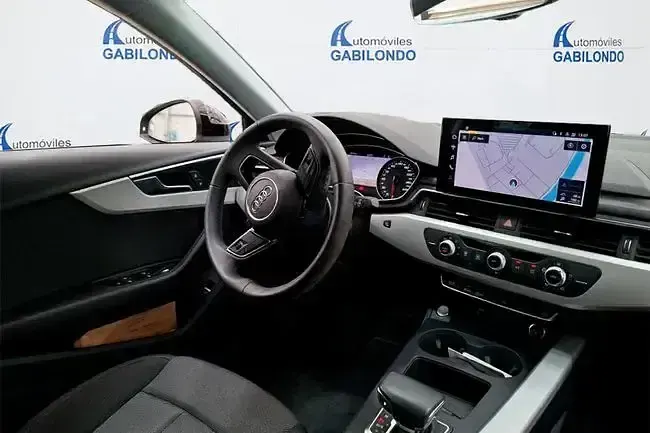Usado Audi A4 Advanced Plus 150 CV (110 kW) 2023 Negro Berlina