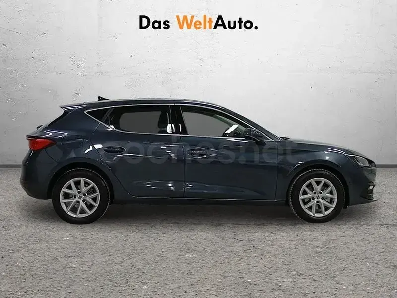 Usado Seat Leon Style 116 CV (85 kW) 2025 Gris / plata Berlina