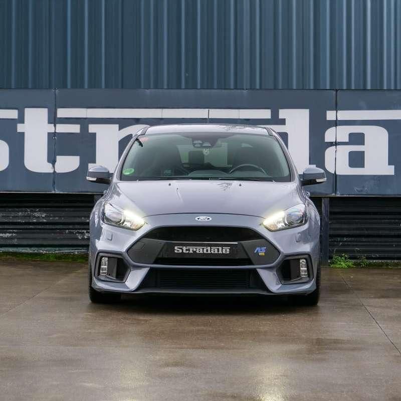 Usado Ford Focus Performance Edition 350 CV (257 kW) 2017 Gris Utilitario