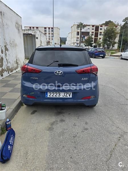 Begagnad Hyundai i20 84 HK (61 kW) 2017 Blå Sedan