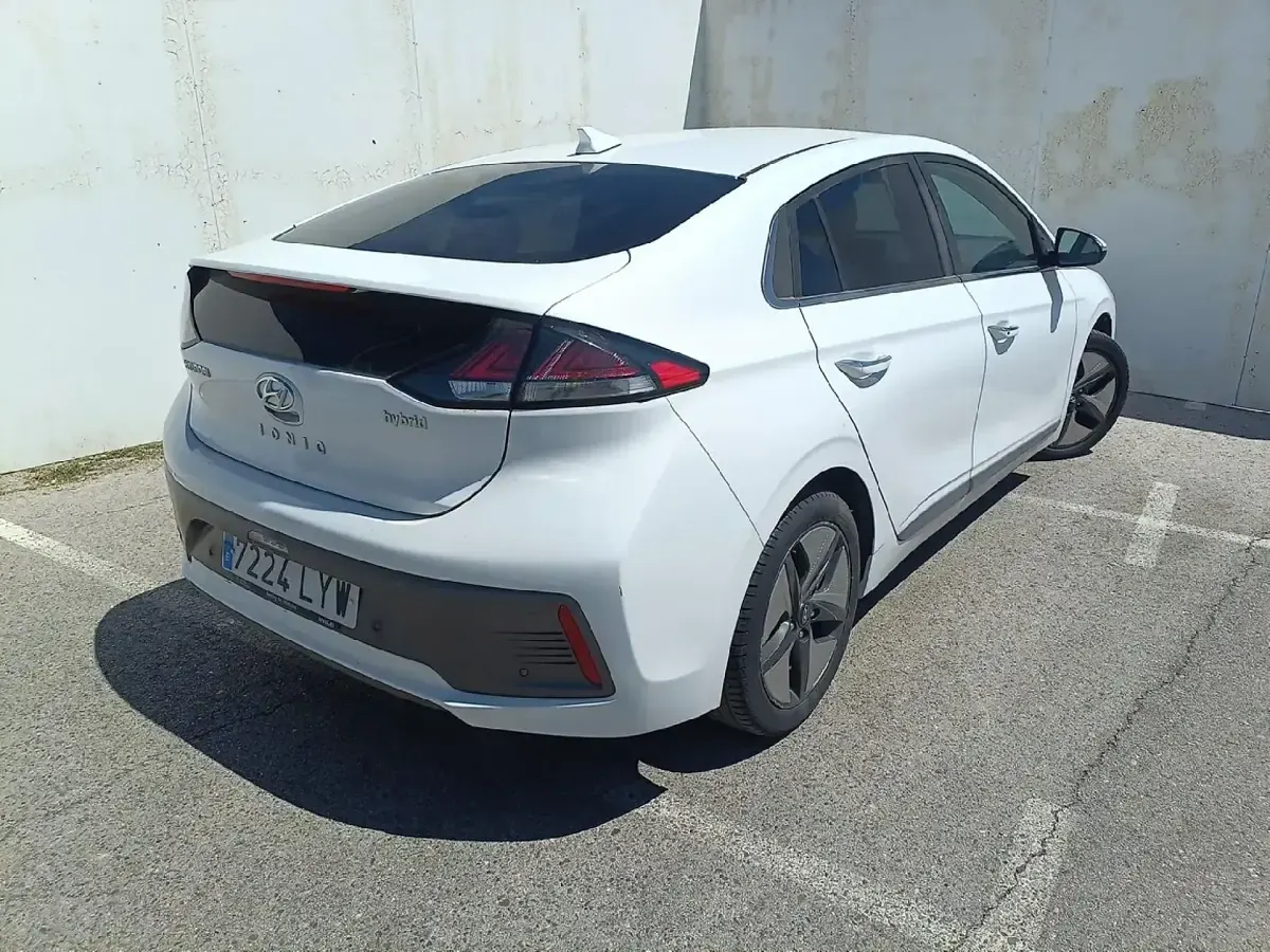 Usado Hyundai Ioniq 141 CV (103 kW) 2022 Blanco Utilitario