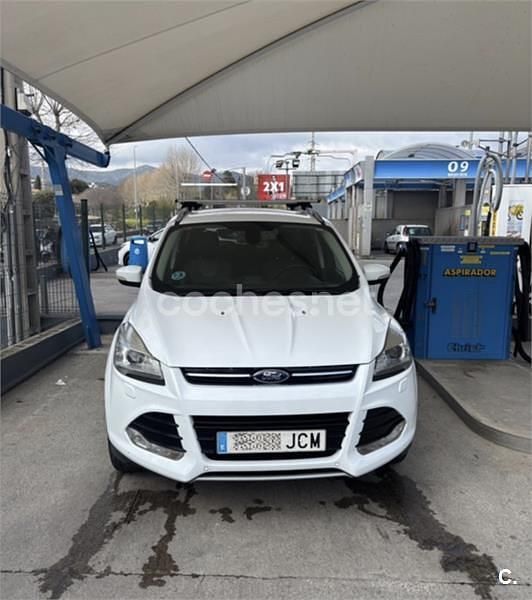 Usado Ford Kuga Titanium 120 CV (88 kW) 2015 Blanco SUV