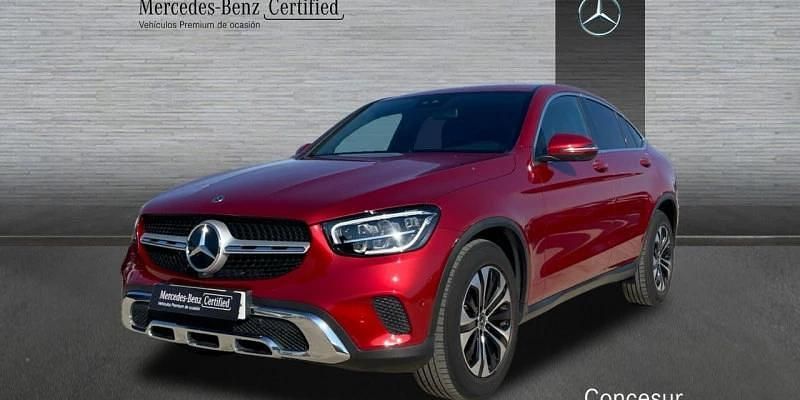 Rojo Usado 2021 Mercedes 200 Coupe | 42.900 € (Caro) - Imagen 1/4