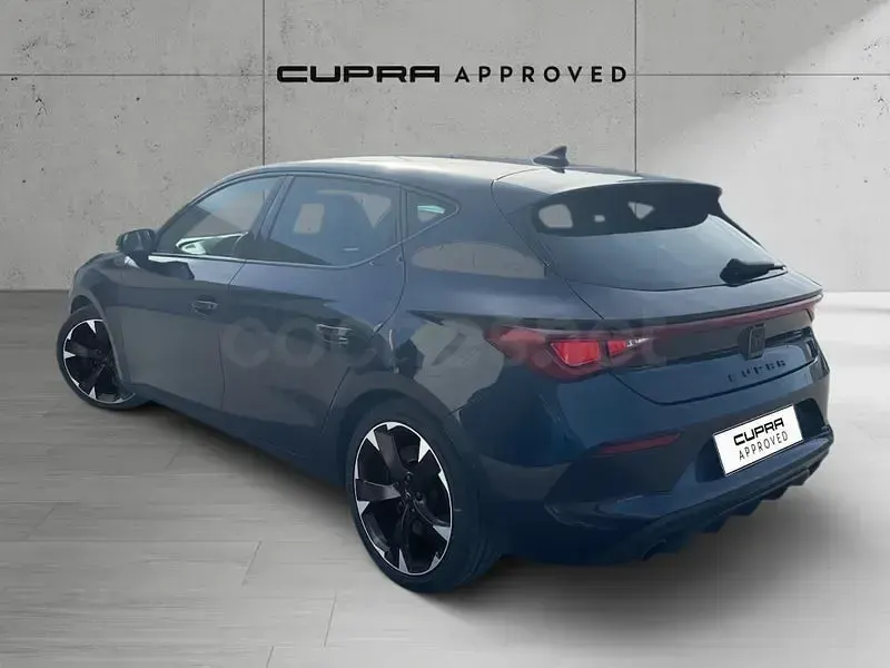 Usado Cupra Leon 245 CV (180 kW) 2022 Azul Berlina