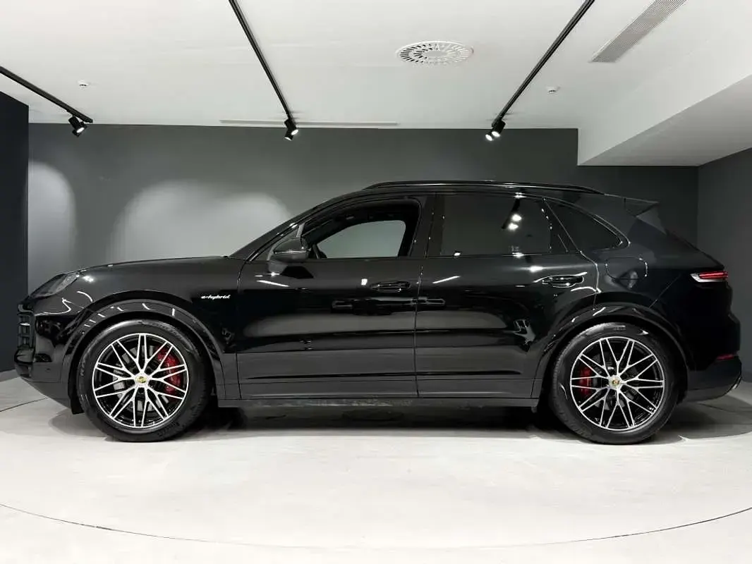 Usado Porsche Cayenne 519 CV (381 kW) 2024 Negro SUV