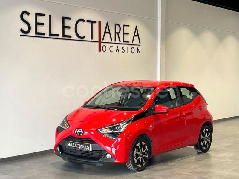 Rojo Usado 2019 Toyota Aygo X-play Utilitario | 8490 € (Precio justo) - Imagen 1/4