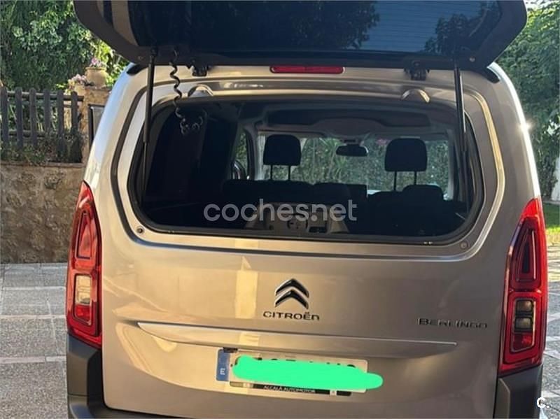 Usado Citroën Berlingo Feel 130 CV (95 kW) 2021 Gris / plata Monovolumen