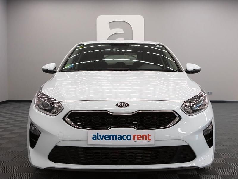 Usado Kia Ceed 136 CV (100 kW) 2021 Blanco Utilitario