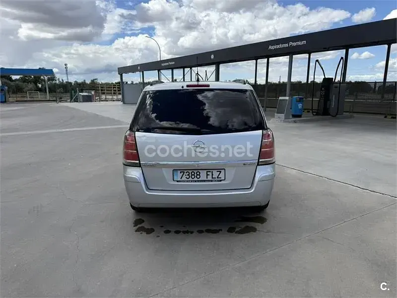 Usado Opel Zafira Cosmo 120 CV (88 kW) 2007 Gris / plata Monovolumen