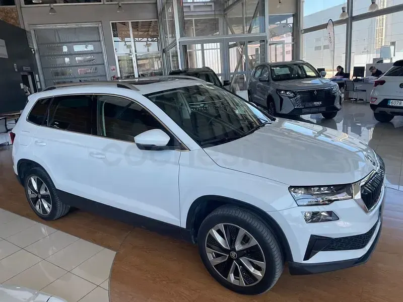 Usado Skoda Karoq Style 150 CV (110 kW) 2022 Blanco SUV