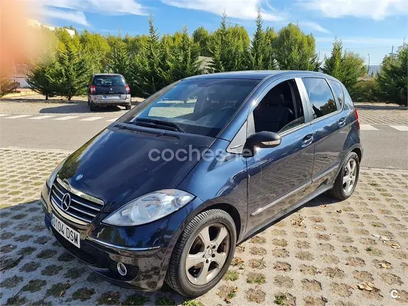 Usado Mercedes A150 Avantgarde 95 CV (69 kW) 2005 Negro Monovolumen